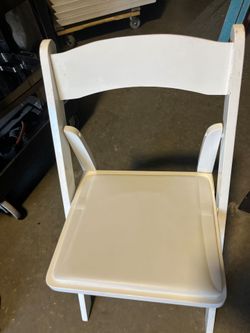 White folding chair
