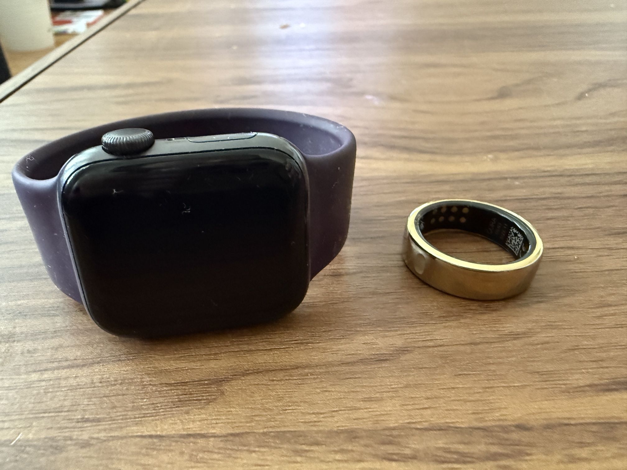 Apple Watch SE + Oura Ring Gen 3 Bundle β Excellent Condition
