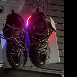 Balenciaga track(reply)