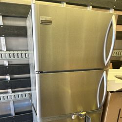 Frigidaire Topmount Refrigerator