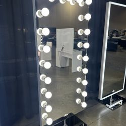 Full Body Mirror Impressions w/ Free Stand