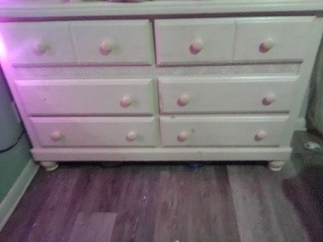 Dresser