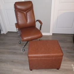 Office chair and ottoman