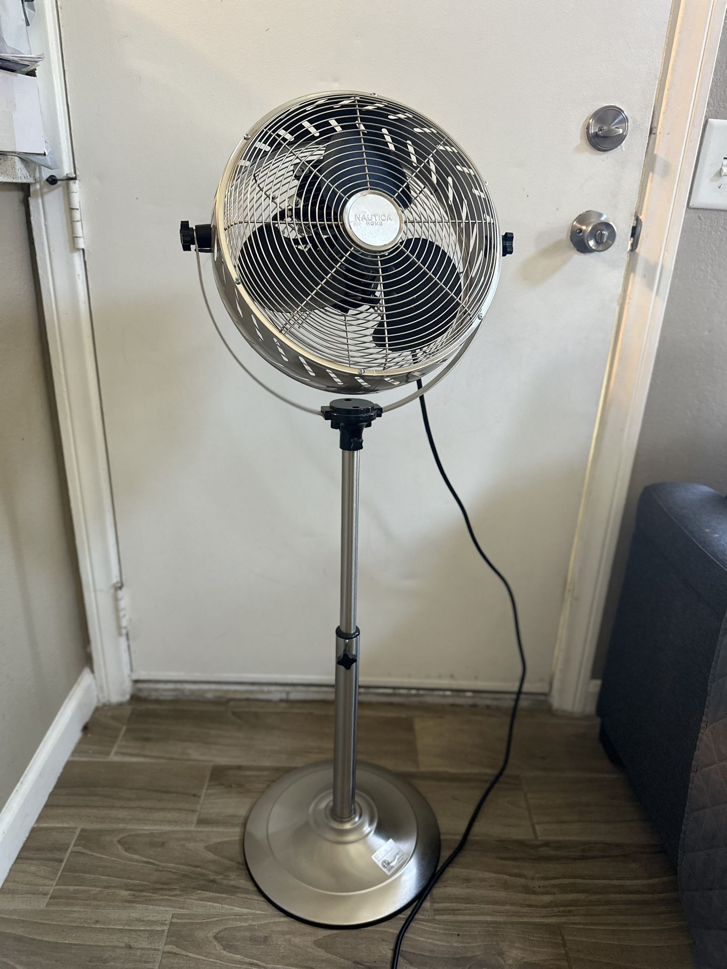Retro NĂ¡utica Home Metal Fan On Pedestal