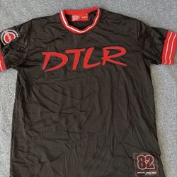 DTLR Men’s Graphic Tee (Comes W Bulk Deal)