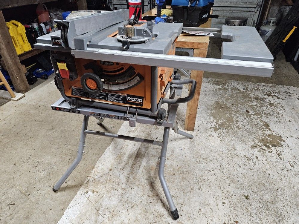 RIDGID 10 Inch Portable Table Saw With Stand.