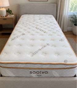 Saatva "Classic" Twin XL Mattress - Like New Condition