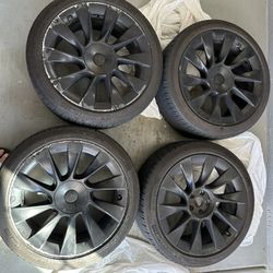 Tesla Model Y Induction Wheels Free Delivery. for Sale in Cypress