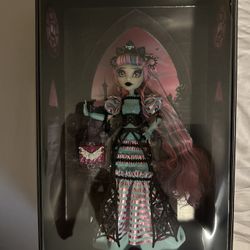 Monster High Fang Vote Rochelle Doll
