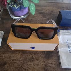  Clash Square Sunglasses Black/Crystal/Mirror