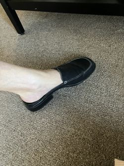 $5 Leather slip on flats/Shoes Good Condition Size 8-1/2