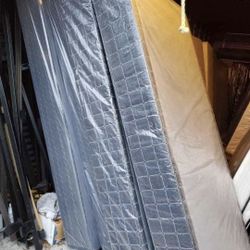 King Size New 2box Spring Can Deliver 