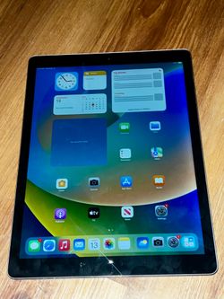 Apple iPad Pro 12.9-inch 1st Gen 128GB Space Gray