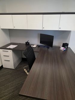 EXECUTIVE MODERN L SHAPE OFFICE DESK WITH HUTCH $995