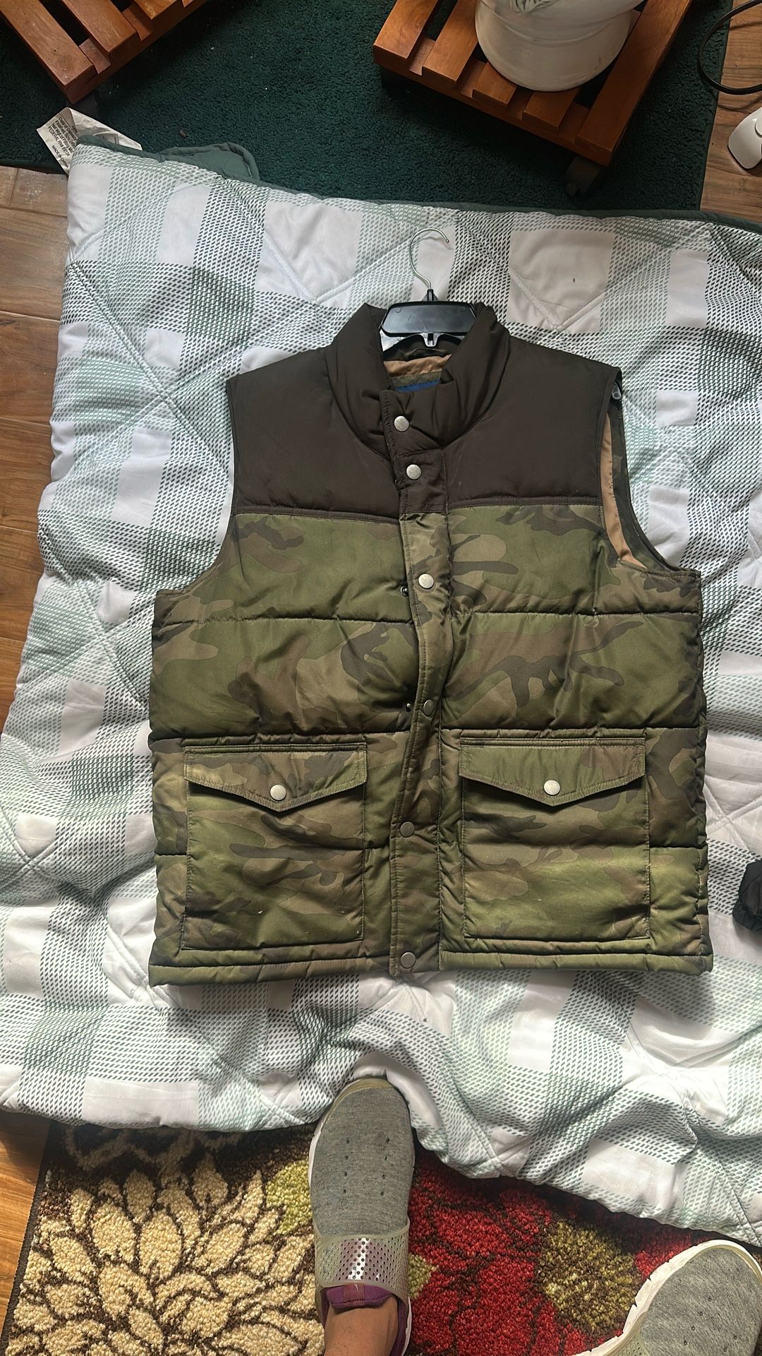 Men’s Camo Vest Large 