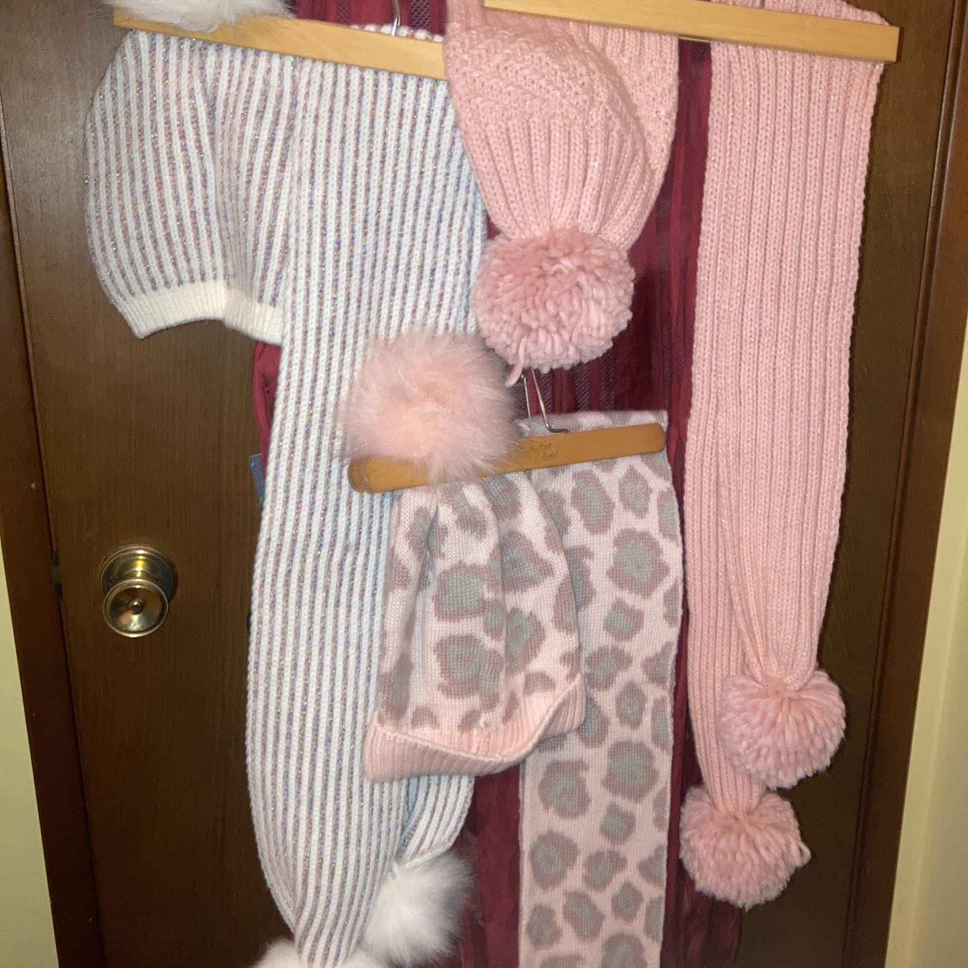 Girls Scarf/Hat Festive-Outdoor clothing