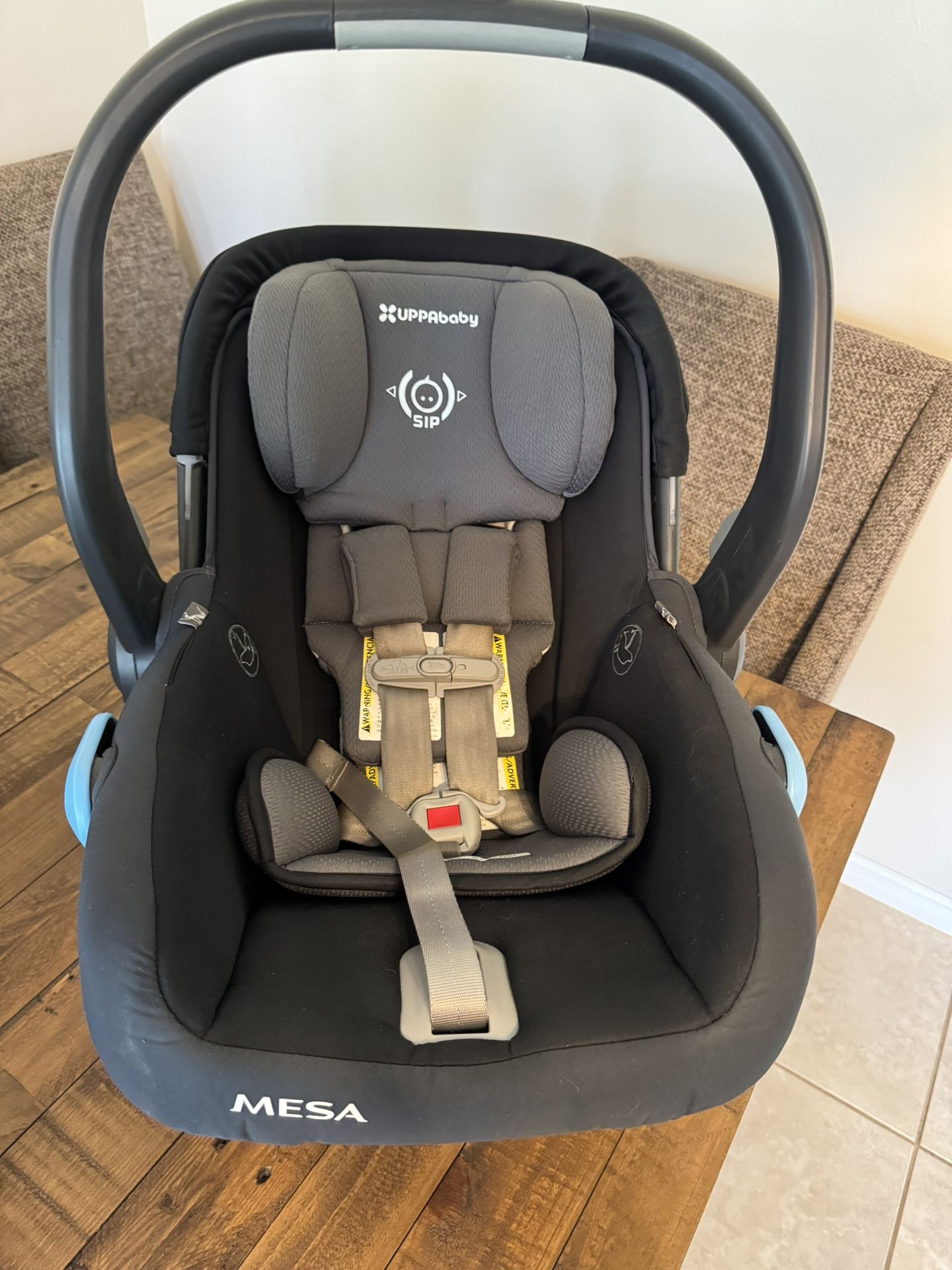 Uppababy Mesa Car seat And 2 Bases 