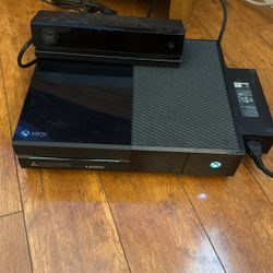 Xbox One Console With Kinect Camera
