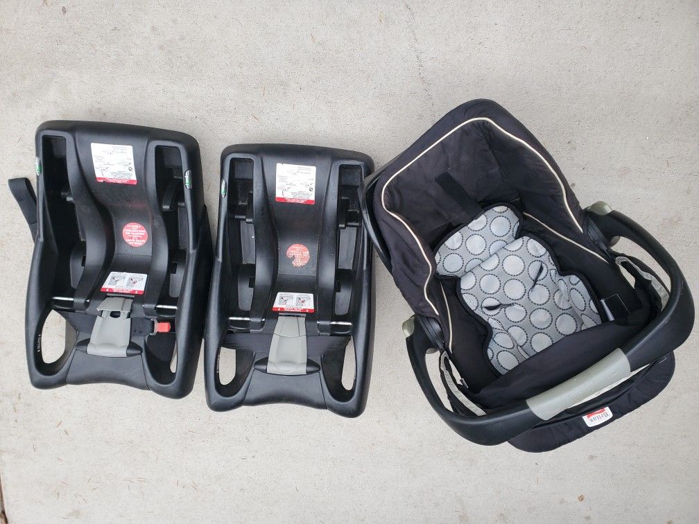 Britax With 2 Car Seat Bases