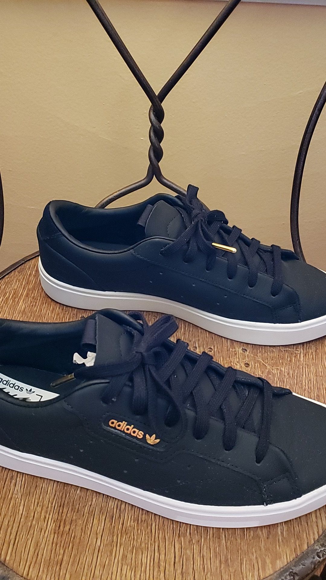 Adidas Sleek
