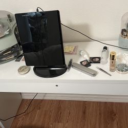 Makeup Table