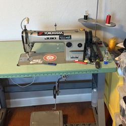 Juki DDL-555 Industrial Sewing Machine 