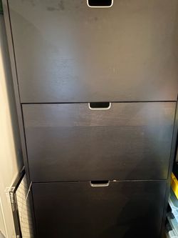 Stall shoe cabinet