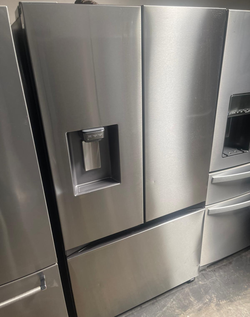 Deal: Samsung 3‑Door Refrigerator, Stainless w/ Water – Clean