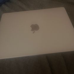 Apple MacBook air m2 2022 13 inch 