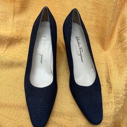 SALVATORE FERRAGAMO Blue Snake Skin Pumps Size 8