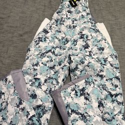New With tags Women’s Snow Bib Size M