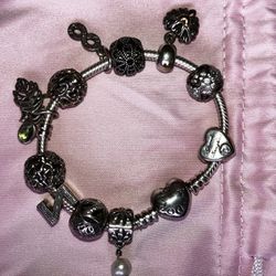 Pandora Bracelet W 12 Charms