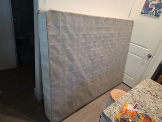 Boxspring - Queen Size