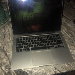 MacBook Pro A1502 