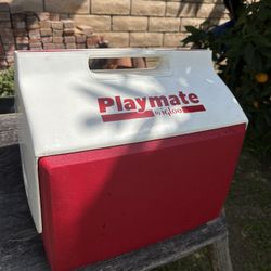 Playmate Ice Box. (classic)