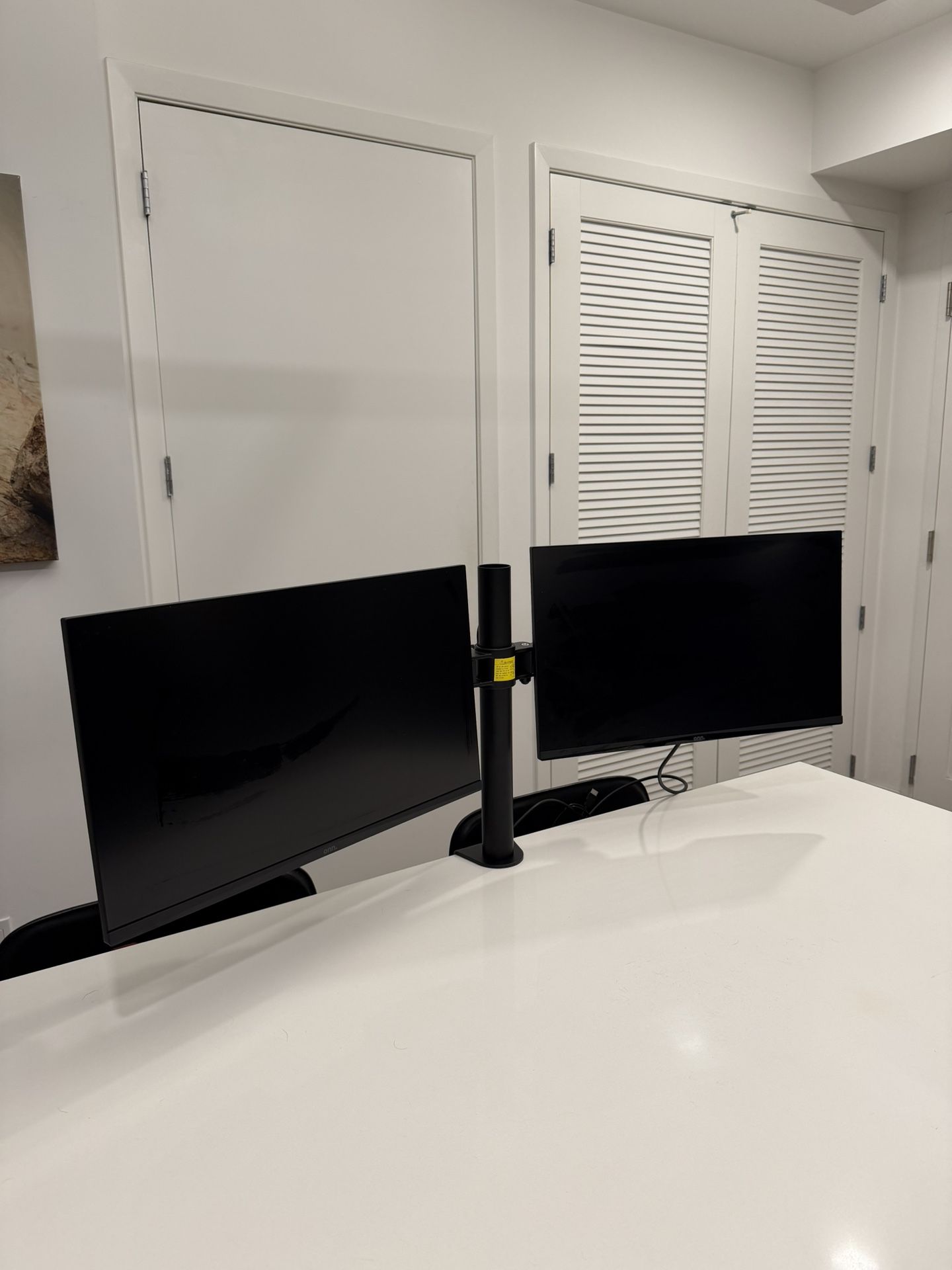 2X ONN 24” 1080P MONITORS + Mount