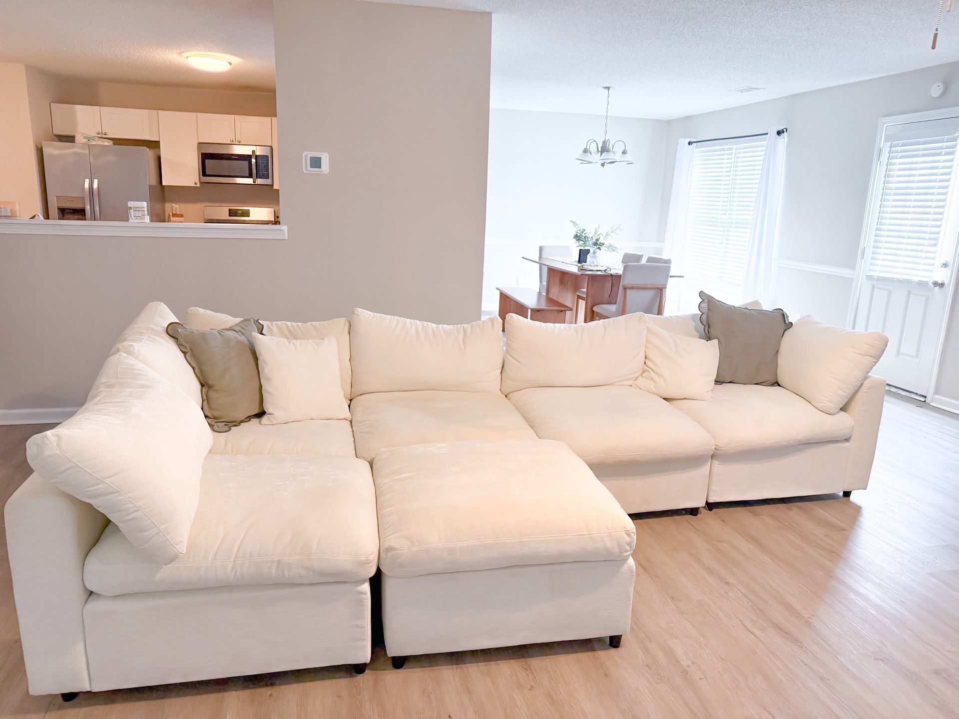 White Six Piece Modular Sectional