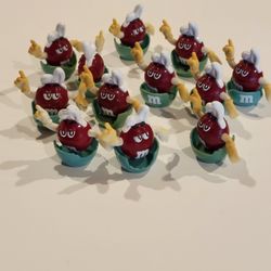 Vintage 2002 Lot of 12 M&M’s Candy Toys Easter Bunny Bobble Figures in 
Easter Egg Shell. Pre-owned, good shape, 
