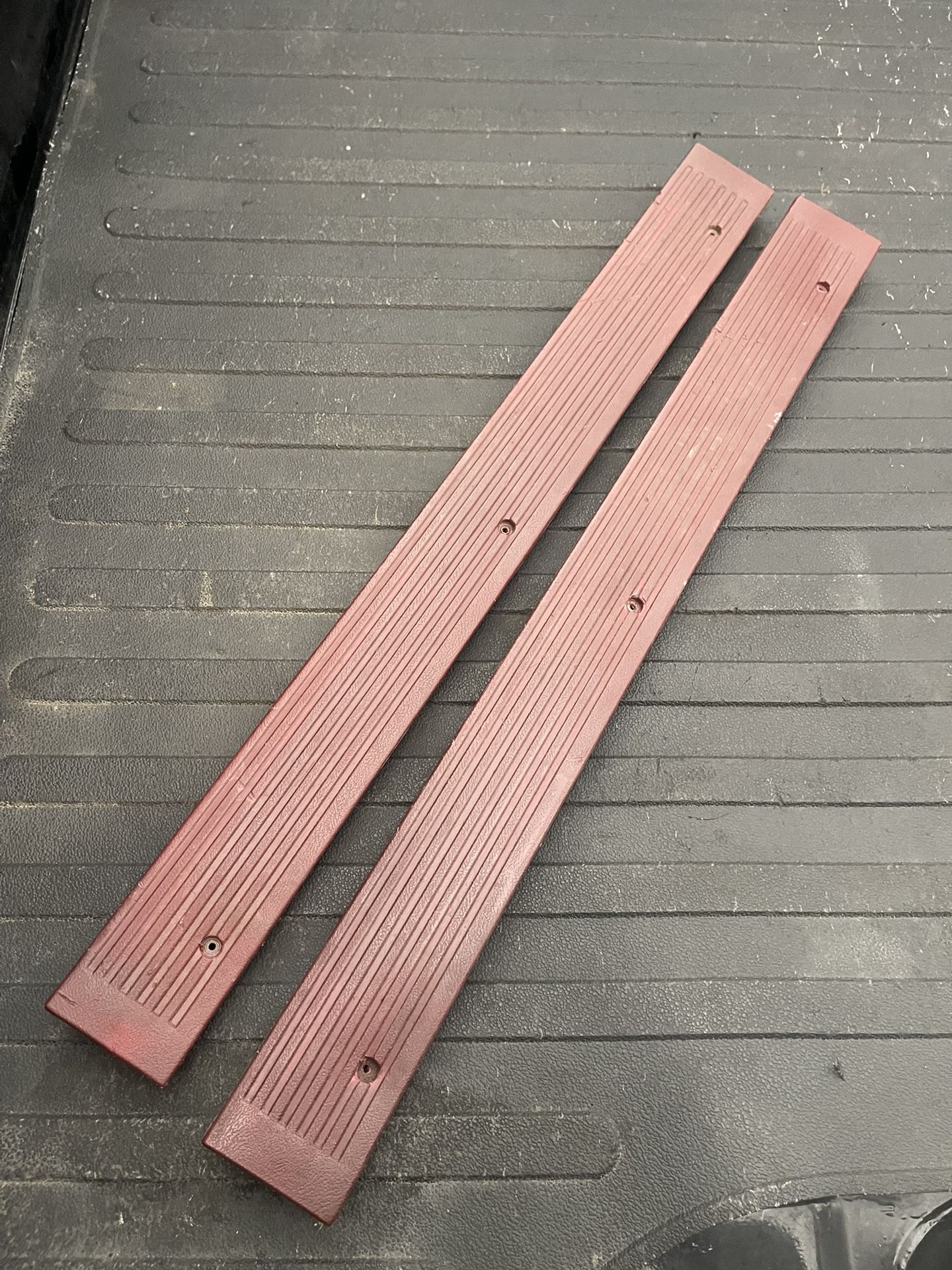 1990 Chevrolet C1500 454ss  OEM FRONT DOOR SILL TRIM PLATE SET *RED* 