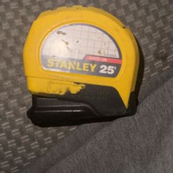 Stanley 25ft Measuring Tape 