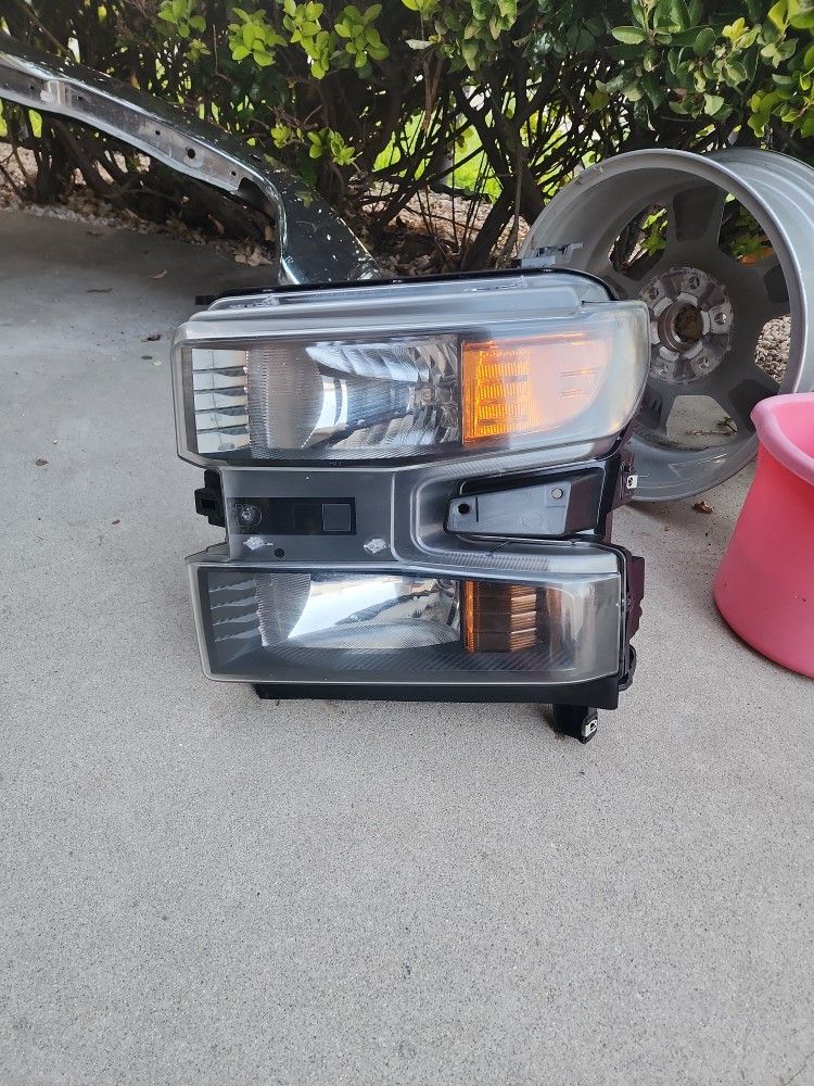 2020 Silverado Trailboss Custom Headlight
