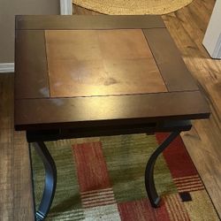 Free end table