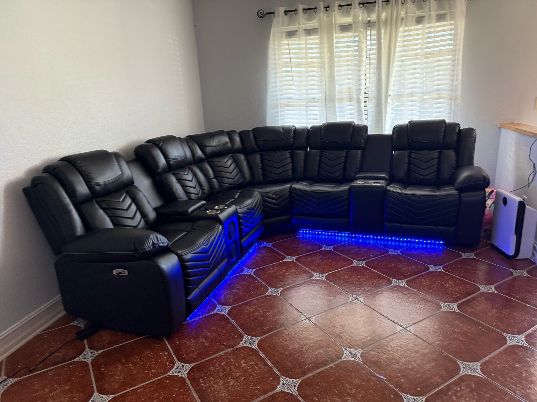 Brand New Power Reclining Sectional Sofa / Sofas Seccional Reclinables Eléctricos Nuevos a Estrenar … Fast 🚚