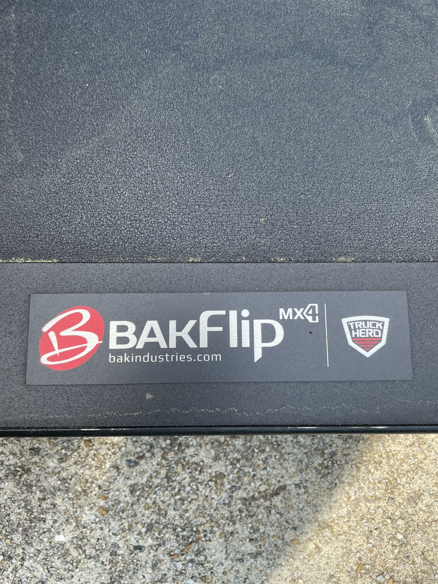 BakFlip MX4 / Truck Bed Cover / Tonneau