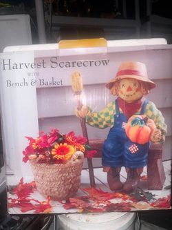 Harvest scarecrow decor fall/halloween