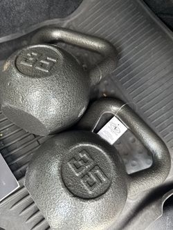 35.lbs X 2 Kettlebells NEW