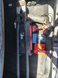 Bolt cutters
