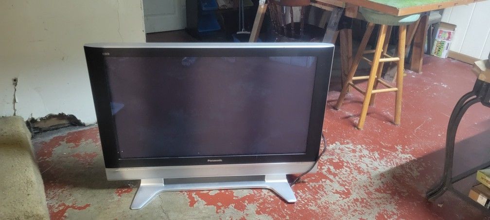 40" Panasonic Plasma FREE
