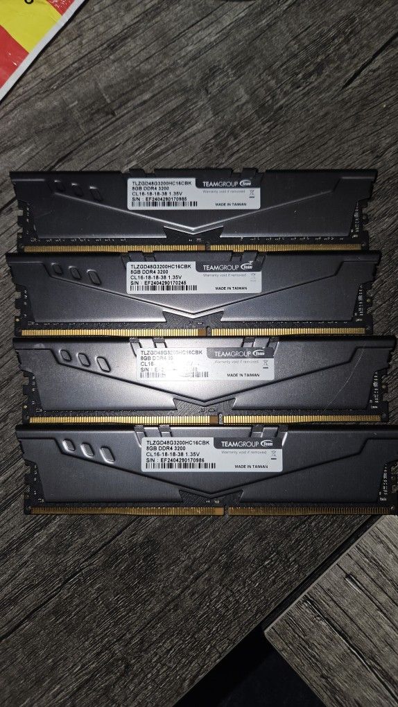 Teamgroup DDR4 RAM 32gb 8x4 3200Mhz CL16