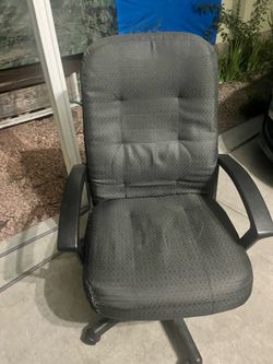 Black Padded Swivel Office Chair – Rolling Computer Desk Chair